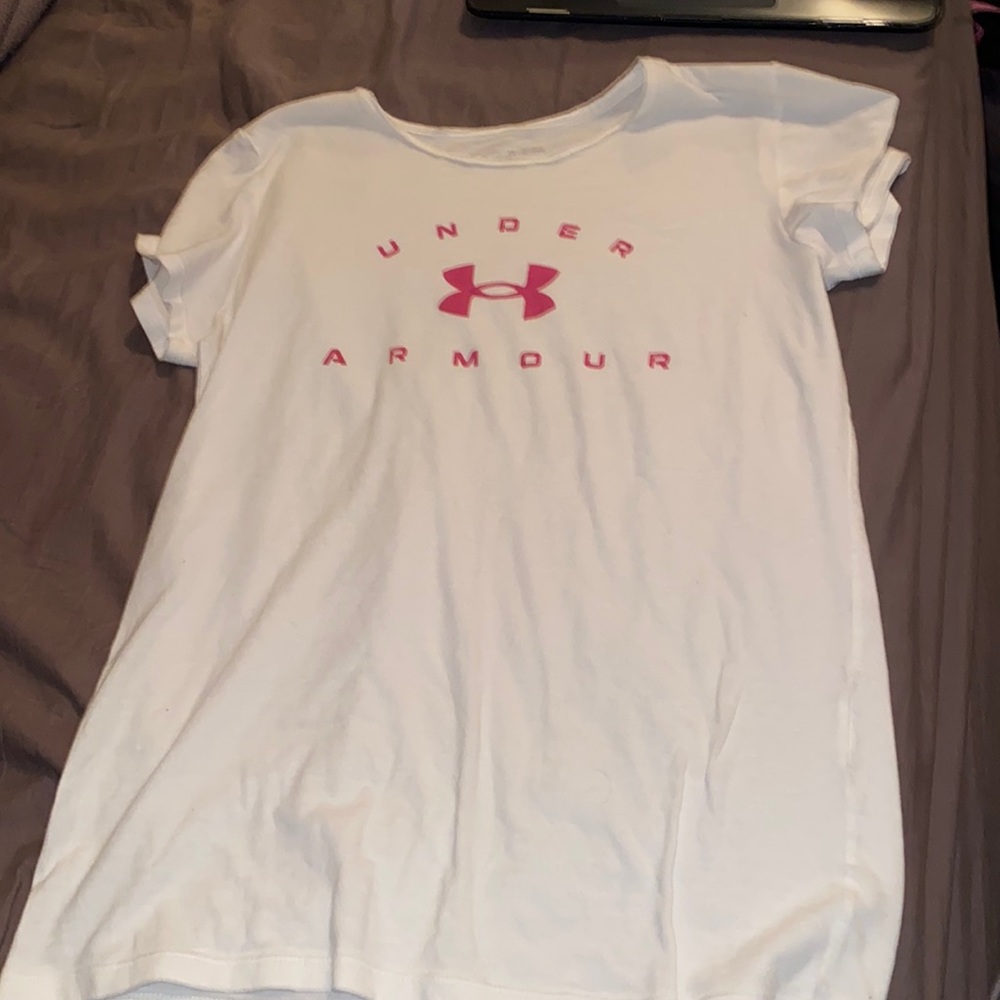 White tee